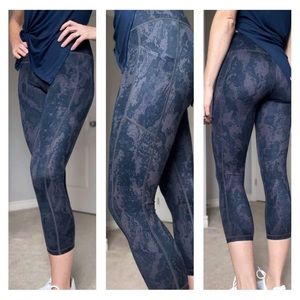 Charcoal mood light & tight high rise Capri 20”